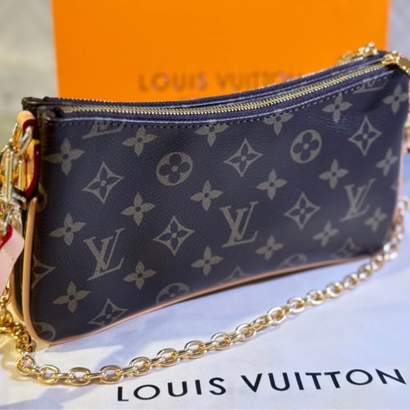 Louis Vuitton Pochette Liv - Picture 4 of 4